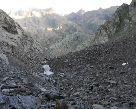 P1190331 Il faut trouver une trace efficace... chercher des cairns dans un pierrier sans nom.