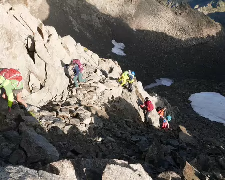 P1190340 Arête solide et ensoleillée, que demander de mieux pour déboucher enfin au Pas de Corborant.