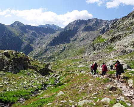 P1190361 Vue vers le Col de la Sèche (2561m, prochain point haut du groupe B) et sur la Cime de Colle Longue (2759m, prochain point haut du groupe A).