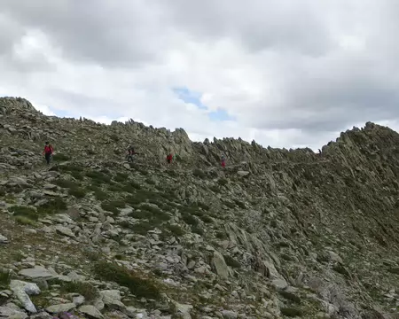 P1190395_1 On quitte l'arête pour descendre au Col de la Guercha.