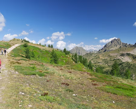 P1190435 Progression fcaile sur la crête de la Lausetta en direction du Col de la Lombarde.