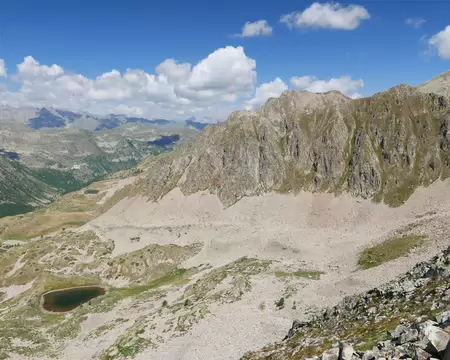 P1190438 Vue sur le Laghi d'Orgials Superiore et sur le nord du Mercantour avec le Corborant et le Mont Ténibre par exemple.