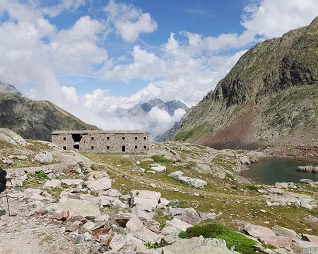 P1190467 Arrivée sur la Caserma Capitano Massimo Longà.