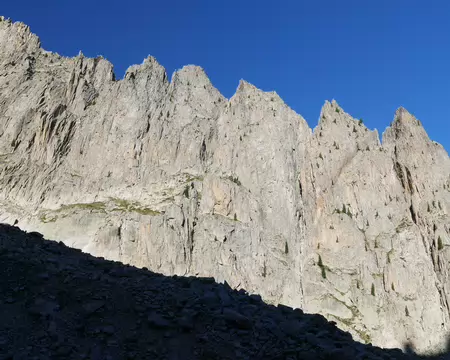 P1190516 Les parois ouest du vallon du Préfouns.