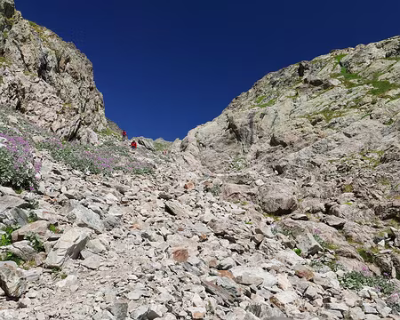 P1190805 Descente dans le torrent à sec sous le Lac de la Lusière.