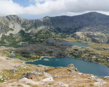 P1190869 Vue merveilleuse mais descente interminable (-850m et au moins une soixantaine de lacets).