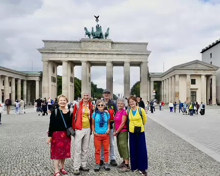 Le groupe devant la porte de Brandebourg.