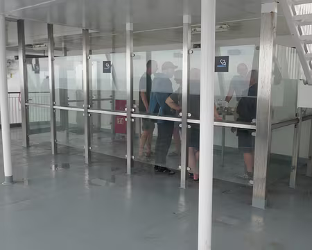 ...dans la cage aux fumeurs !