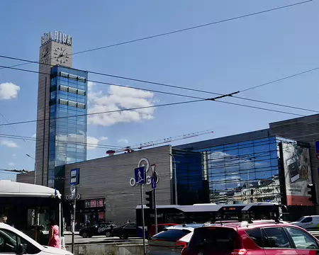 La gare de Riga et l'autoroute urbain qui passe devant.