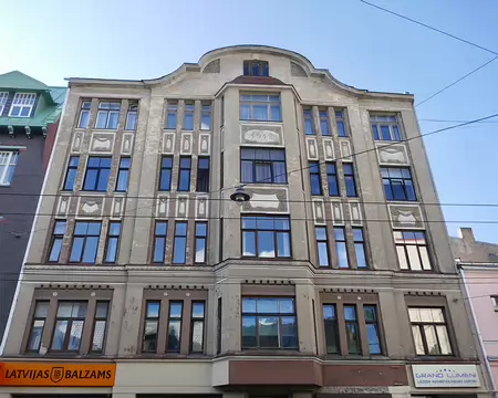 Dans le quartier Jugendstil qui regorge d'immeubles Art Nouveau.