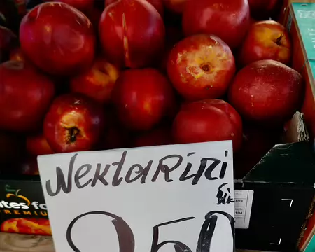 Nectarines espagnoles à 2,50 €/kg !