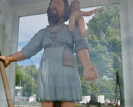 Lielais Kristaps qui, selon la légende, aidait les gens à traverser la Daugava et qui est à l'origine de la fondation de Riga.