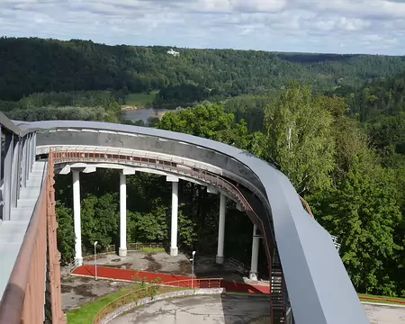 Un bob peut atteindre 160 km/h.