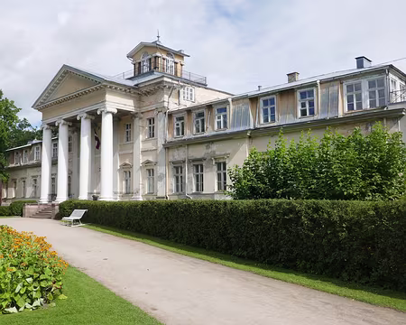 Krimulda Manor (1822).