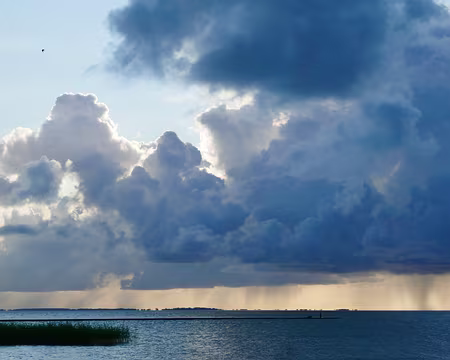 Toujours le beau temps sur Courlande...