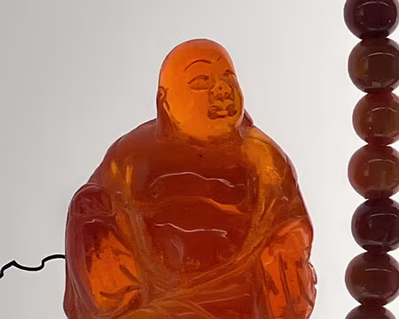 Un petit boudha d'ambre