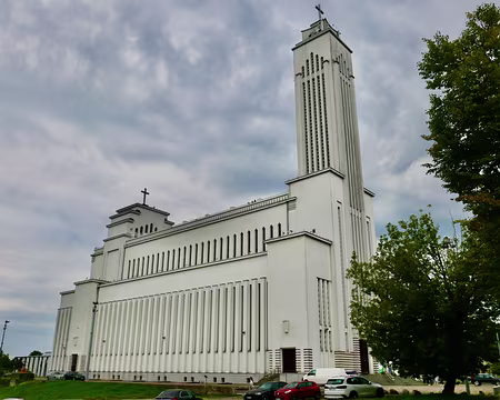 Basilique de la Résurection du Christ (1933). Plus grande église de Lituanie.