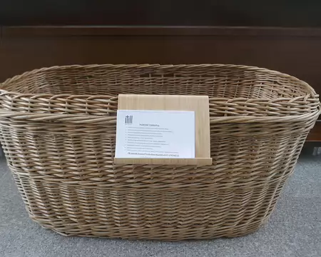 Panier pour recueillir les dons pour l'Ukraine.