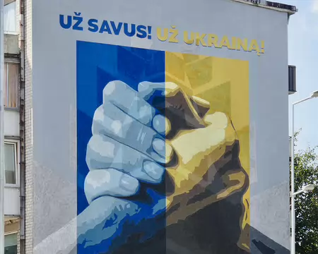 Le texte dit : Pour vous-même ! Pour l'Ukraine !