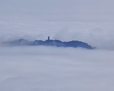 20250809_104453 ... puis du brouillard à traverser vers la Tour de Madaloc ...