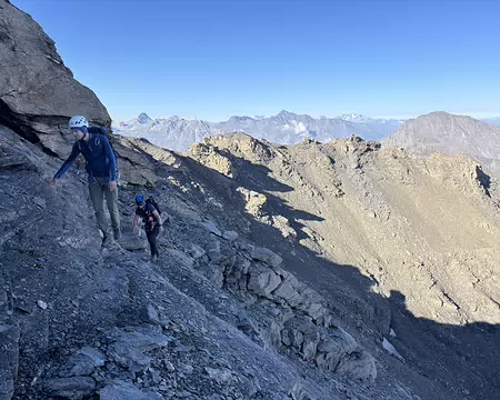 2025-08-17 08-51-45 On continue par le versant nord