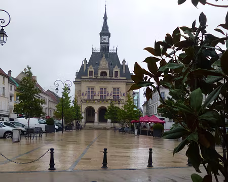 P1210734 Hôtel de ville de La Ferté-sous-Jouarre, de style néo-gothique (1885)