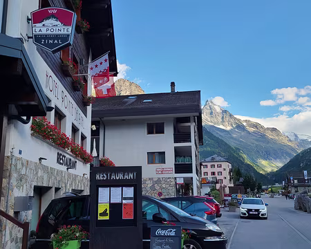 20250804_180627 L'hôtel à Zinal.
