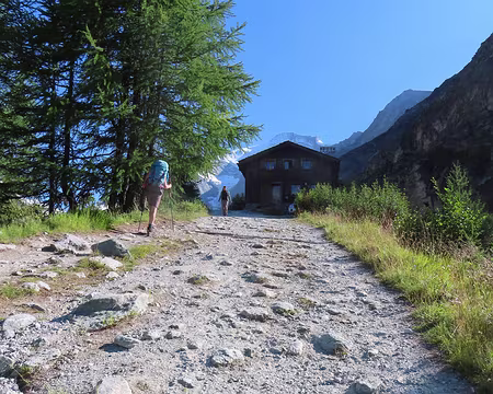 20250807_173654_IMG_8298 Comme toujours, l'étape se termine par une montée (ici sur une moraine)