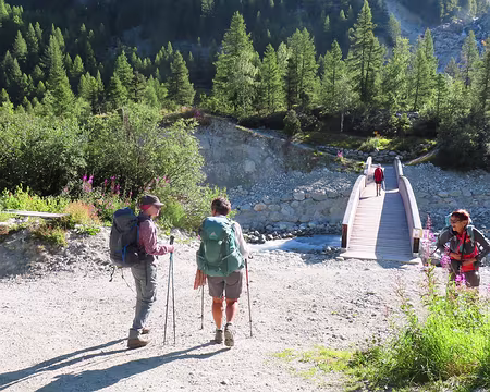 20250808_085437_IMG_8308 Traversée de la Navisence, en amont de Zinal.