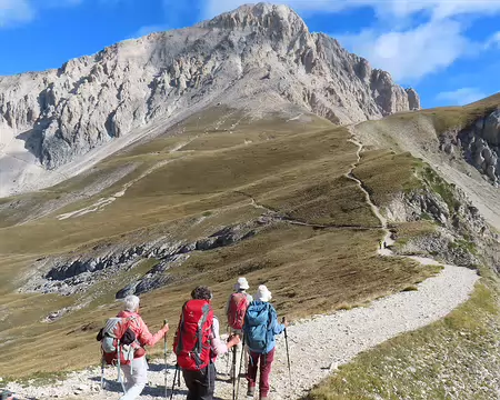 20250926095655_IMG_8438 Nous allons monter là haut (Corno Grande, massif du Gran Sasso) mais en contournant par la gauche