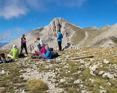 20250927111349 Pique-nique sur la crête. Le Monte Camicia se dresse devant nous.