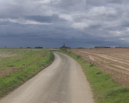 IMGP6145 Arriverons-nous à Vignacourt avant la pluie ?