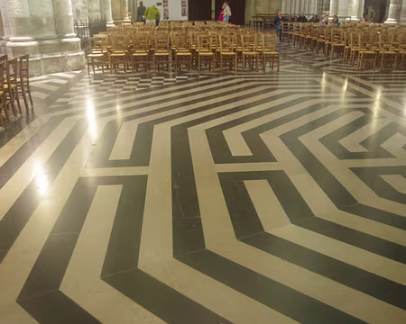 IMGP6168 Cathédrale d’Amiens : le labyrinthe. Datant du XIIIᵉ mais refait au XIXᵉ