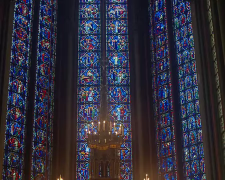 IMGP6178 Cathédrale d’Amiens : vitraux. (La cathédrale a perdu la plupart de ses vitraux d’origine, avant même les deux guerres mondiales)