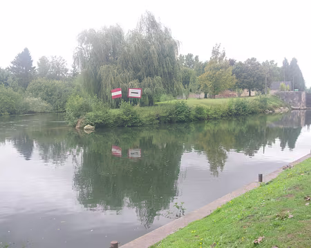 IMGP6399 Randonnée le long de la Somme. ENFIN L’ÉCLUSE ! (sauf que la poubelle est placée du mauvais côté…)