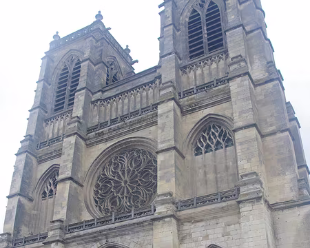 IMGP6427 L’abbatiale Saint-Pierre de Corbie. Début du XVIᵉ siècle, et malheureusement fermée