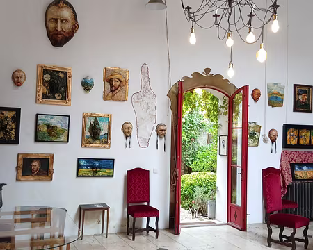 036 Aujourd’hui, la Maison rose est un espace culturel et une résidence d’artistes