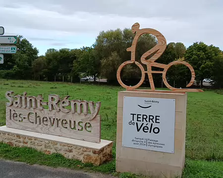 001 Départ de Saint-Rémy-lès-Chevreuse (Yvelines) pour une randonnée dessin à thème artistique avec visite de la fondation Coubertin dans le cadre des Journées...