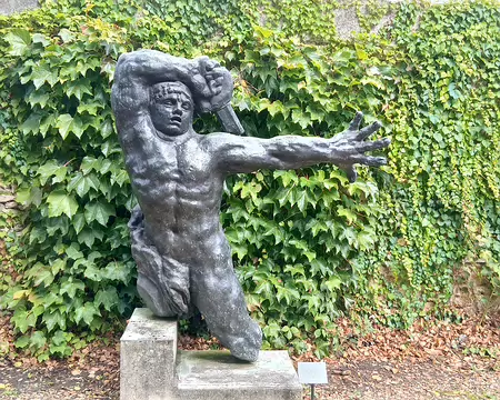 017 Grand Guerrier sans jambe, sculpture en bronze d’Antoine Bourdelle réalisée en 1898-1900 pour le monument aux morts de la guerre de 1870 situé sur la place...