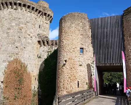 040 L’entrée du château
