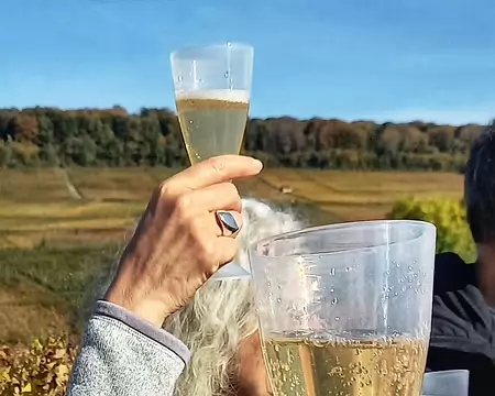 20251018_122803-02 Dégustation en plein air très réussie.