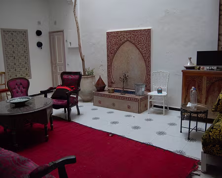 DSC_0280 Le rez-de-chaussée du patio de l'hôtel.