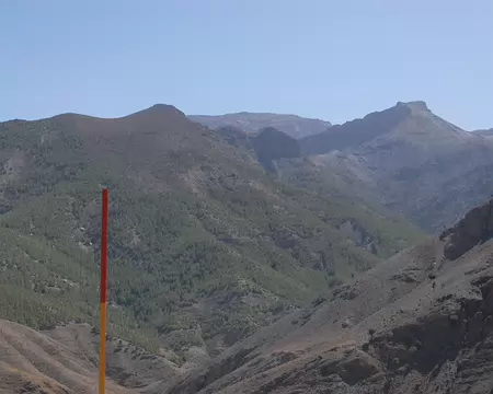 DSC_0288 Les montagnes commencent à prendre de la hauteur.