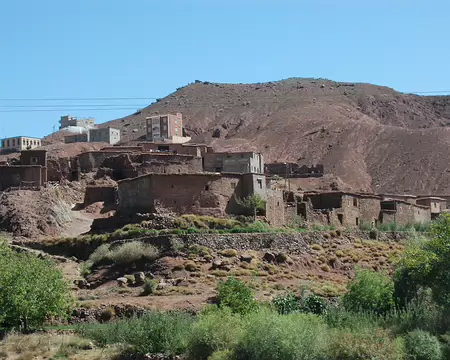 DSC_0291 Un village au bord de la route.