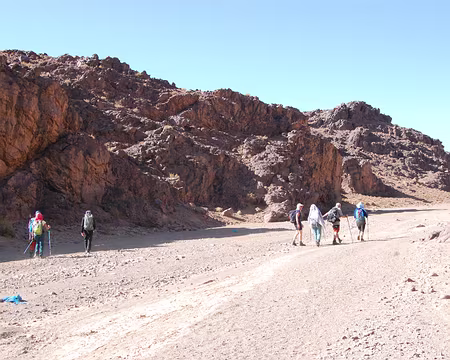 DSC_0323 Après avoir traversé le village de Tinzaline, nous suivons l'oued Amajjar-n-Tighounly à l'ouest.