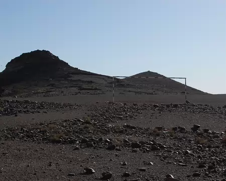 DSC_0701 Le terrain de foot local, un des moins pentu que l'on ai vu !