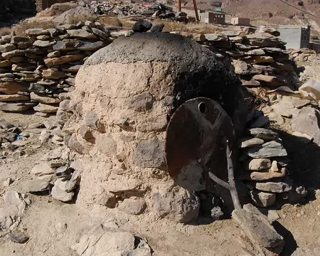 DSC_0717 Un four à pain prés d'une habitation.