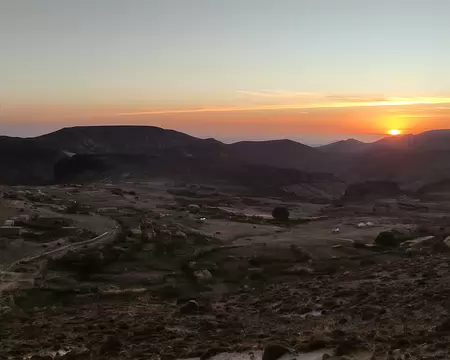 DSC_0753 Nous quittons Tissouitine alors que le soleil se lève : la journée va être longue, 7 heures de marche, +1000 m de dénivelé.