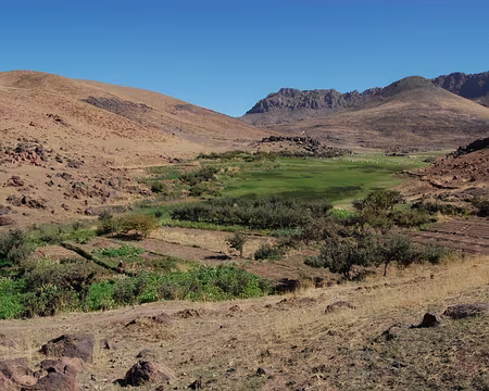 DSC_0793 Une nouvelle vallée pleine de promesses au sud de Tiddas. Au fond, l'Amzdour.