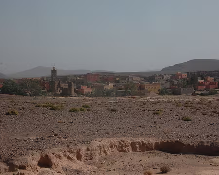 DSC_0851 Sur la route du retour vers Marrakech, un village coloré ...